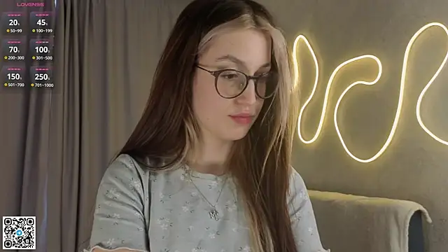 NicolaHulse Adlı Modelin Canlı XXX Sohbeti