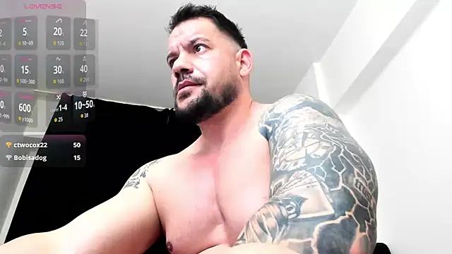 XXX chat uživo modela musclemonster31