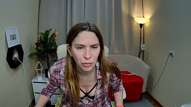 Chat +18 de TessaDaybreak ao vivo