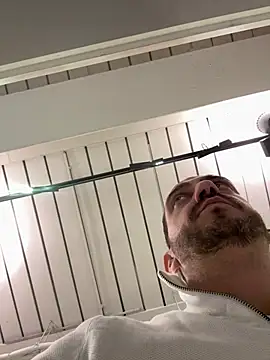 XXX chat uživo modela AlexGogo23