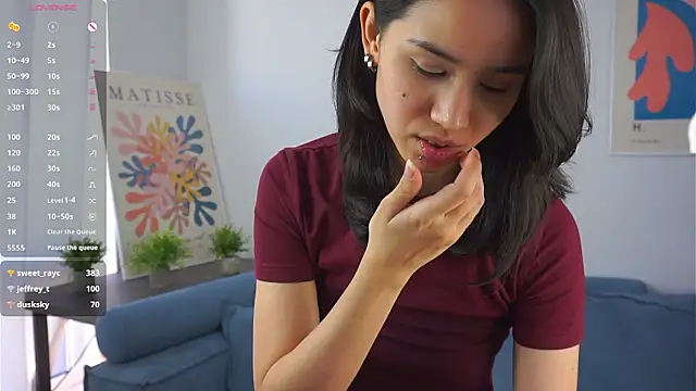 แชท XXX สดของ EmelinaGnas