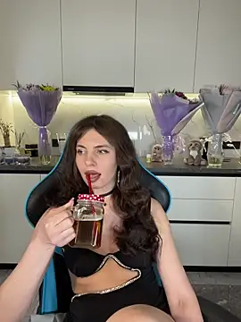 Show modela CurlyLara na web-kameri