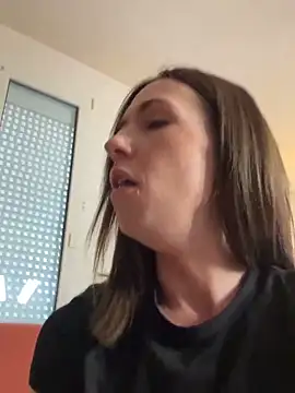 lola_tentatiion 现场XXX聊天