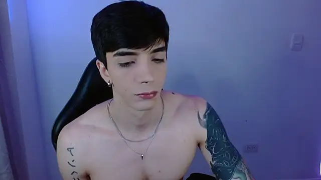 H3ll_B0I – Naživo XXX chat