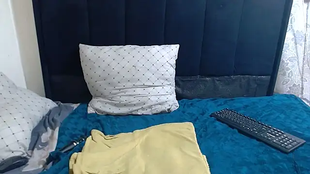 Czat XXX na żywo – Peachesx25