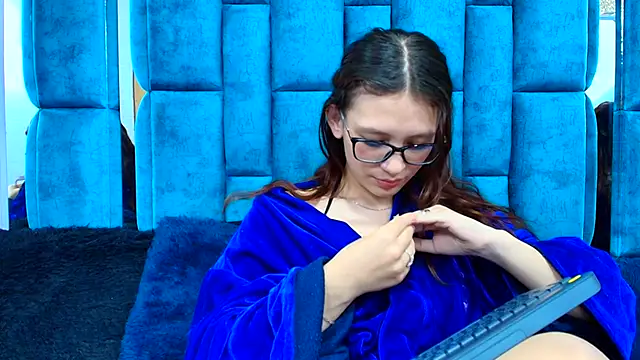 LARICSABLUE Adlı Modelin Canlı XXX Sohbeti