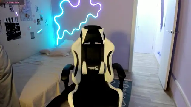 KatrineEvvansのライブXXXチャット