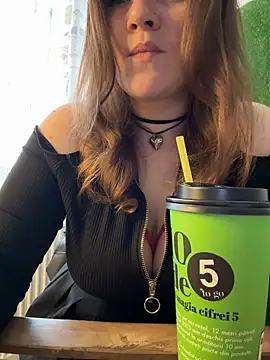 CrazyTori Adlı Modelin Canlı XXX Sohbeti