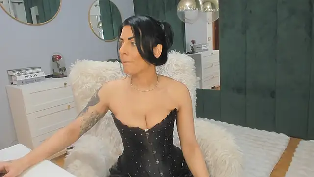 ElisaBaxter Adlı Modelin Canlı XXX Sohbeti