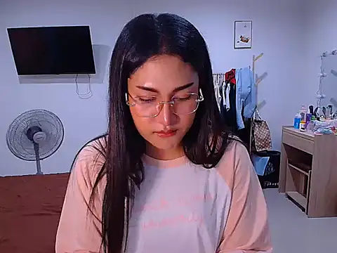 plysaithailand 即時 XXX 聊天