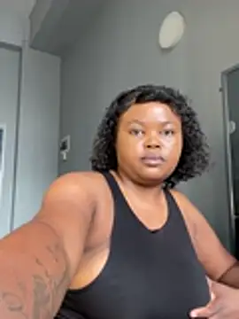 Curveysinaa 即時 XXX 聊天