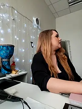 دردشة Juicy_PeachLux الجنسية المباشرة