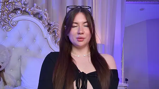 MeganStrain Adlı Modelin Canlı XXX Sohbeti