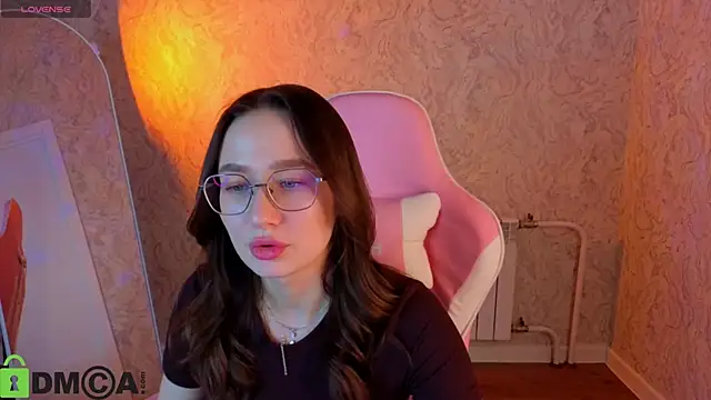 دردشة _Kiki_angel_ الجنسية المباشرة