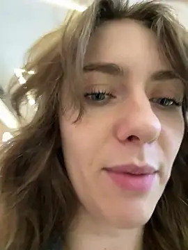 Pokazy przed kamerką – MariiD