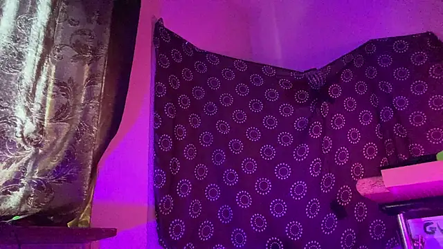 Guyst049 Live XXX-Chat