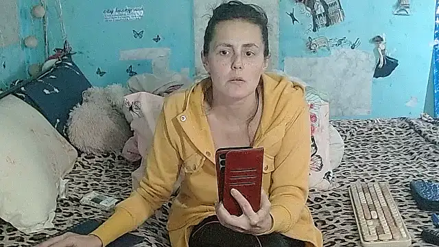 brighteyes77 live XXX chat