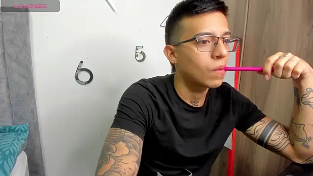 Živý XXX chat SIXXTOLOVE18