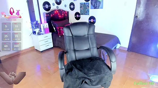 vampirellaa_crazy_'s Live XXX Chat