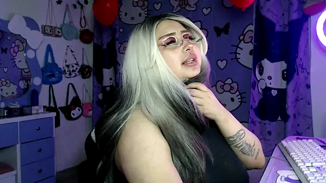 Chat +18 de lussyevans24 ao vivo