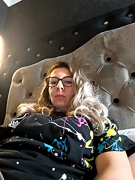 XXX chat uživo modela SukyGirl