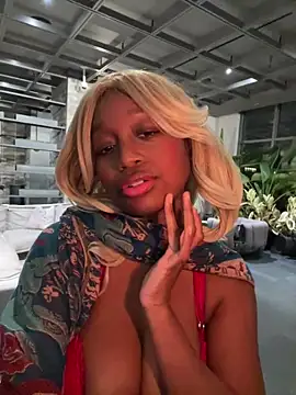 XXX chat uživo modela tia___fox