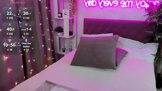 FeralPeach Adlı Modelin Canlı XXX Sohbeti