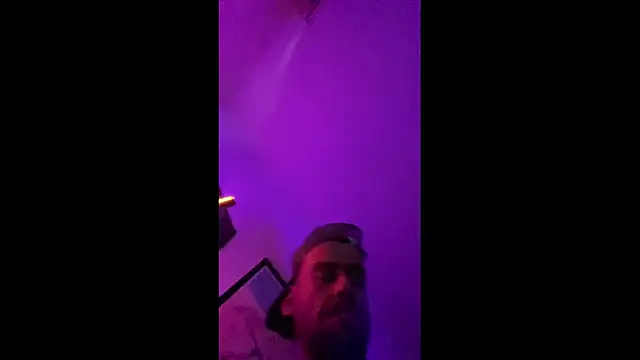 Guyst049 Show Webcam