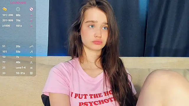 lovelyalivia élő XXX-chatje