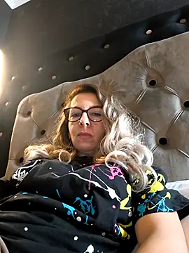 XXX chat uživo modela SukyGirl