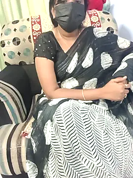 Tinarosy13 Show Webcam