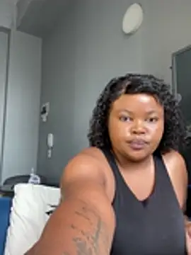 Curveysinaa – Live XXX-chat