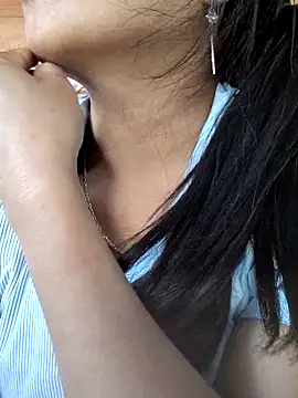 miumiu_sexy2x Show Webcam