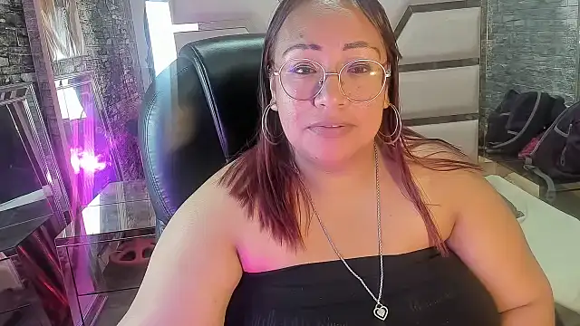 Chat XXX ao vivo de Shara_Oz