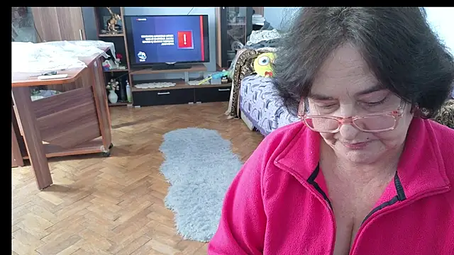 xMaryxAnne Show in webcam