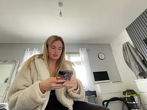 XXX chat uživo modela jadey19x
