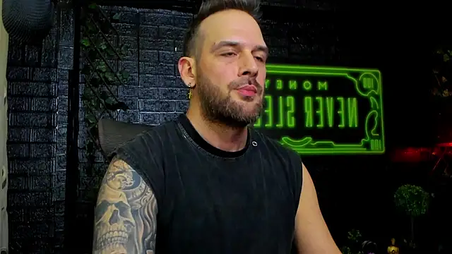 XXX chat uživo modela LexHardy