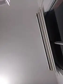 tara20_ লাইভ XXX চ্যাট