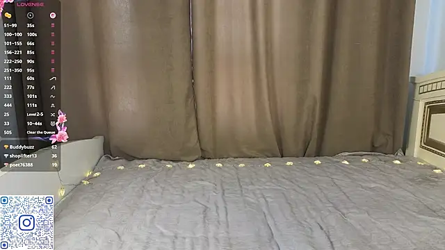 VelvetRisque Live XXX Chat