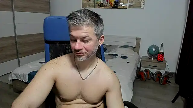 XXX chat uživo modela RobbyShawz