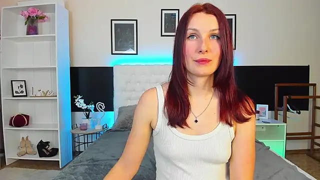 KiraNeeww Adlı Modelin Canlı XXX Sohbeti