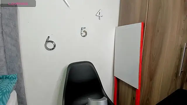 XXX chat uživo modela SIXXTOLOVE18