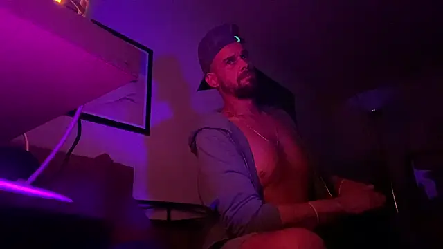 Guyst049 Show Webcam