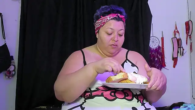 Pokazy przed kamerką – QUEEN_MANDY_BBW