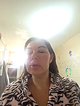 Chatroom XXX en direct de Alisasex@xh