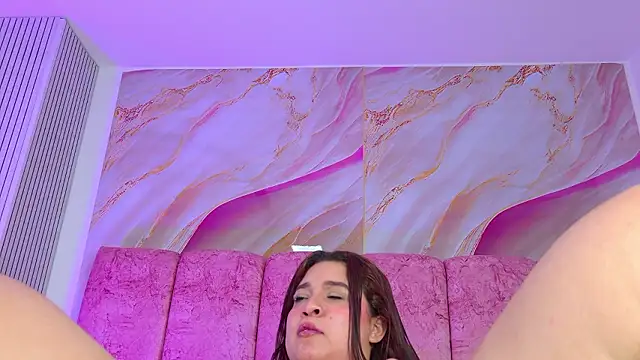 emmacurvy Chat XXX in diretta