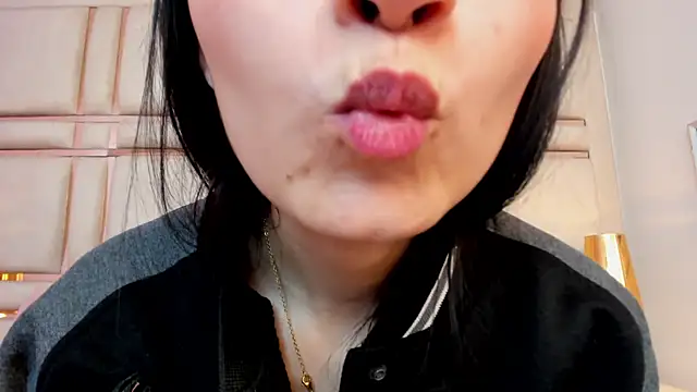 Chat +18 de SalomeSaez ao vivo