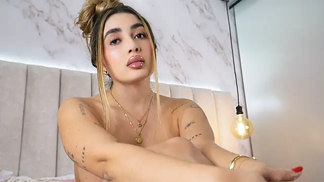 Annyy_Rosse's Webcam Show