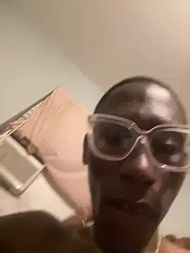 QUEENBSLIMG99 Chat XXX in diretta