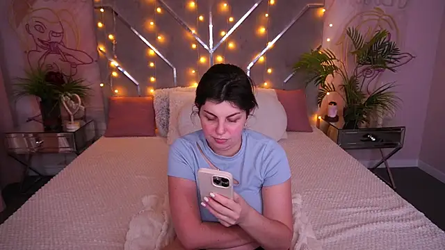 MirandaWong Adlı Modelin Canlı XXX Sohbeti